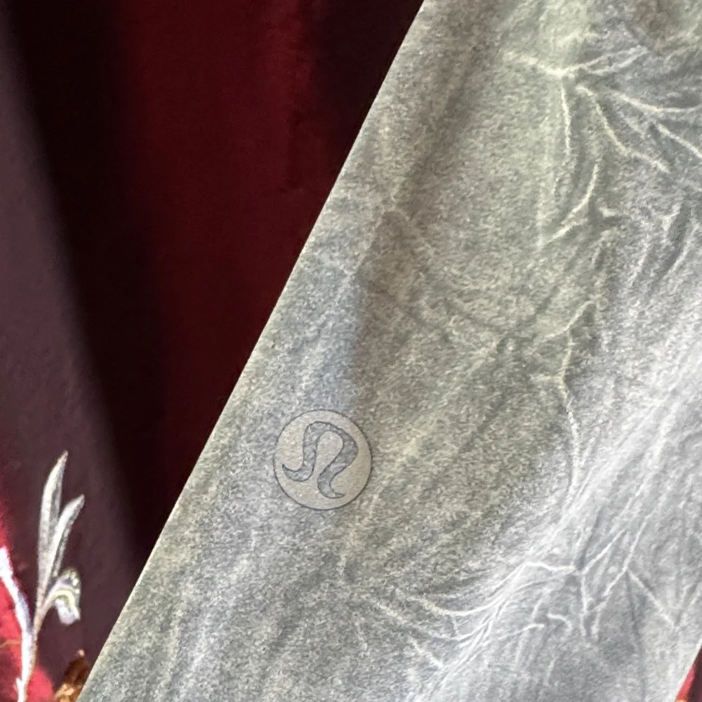 Gray Patterned Leggings - Picture 5 of 5